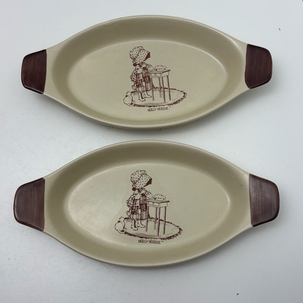 Set of 2 1979 Oven Proof Hearth and Home Holly Hobbie baking dishes
